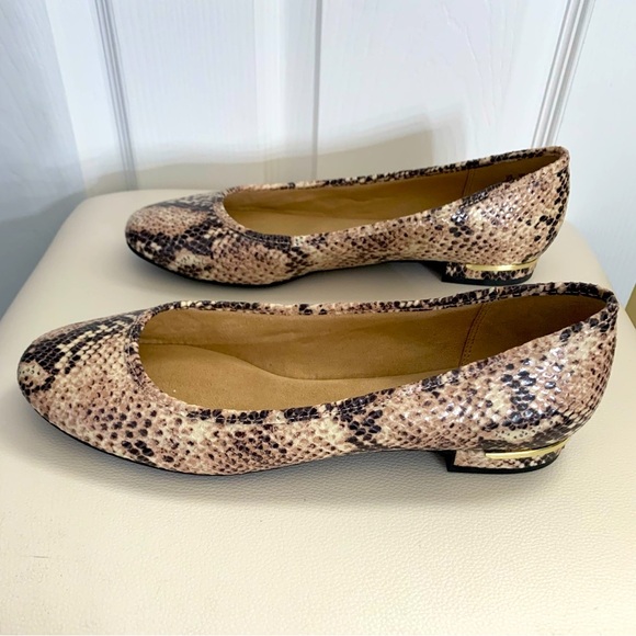 Life Stride Shoes - Life Stride Velocity 2.0 Vivian’s Snakeskin Flats, Size 9, NWoT